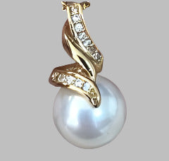 Twist & Shout Necklace